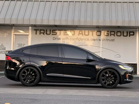 Used 2016 Tesla Model X 75D AWD/4WD image 5