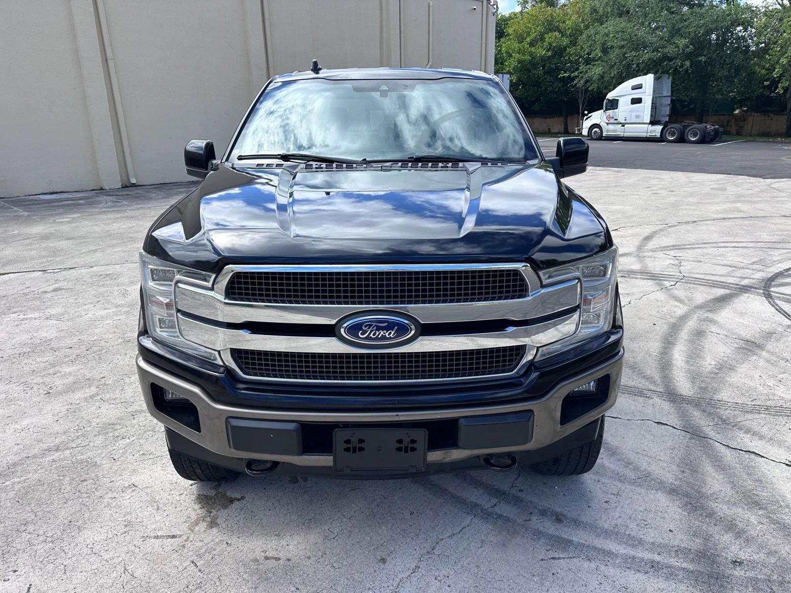 Used 2019 Ford F150 King Ranch w/ Equipment Group 601A Luxury AWD/4WD image 2