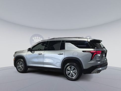 Used 2024 Chevrolet Traverse LT w/ LPO, Floor Liner Package FWD image 8