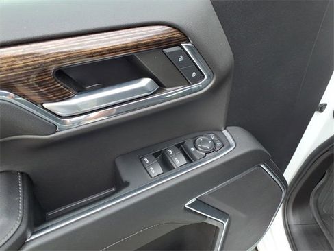 Used 2024 GMC Sierra 1500 SLE image 17