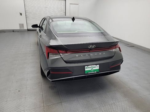 Used 2024 Hyundai Elantra SEL w/ Convenience Package FWD image 6