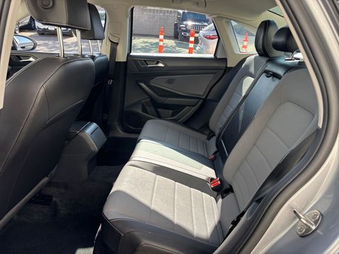 Used 2025 Volkswagen Jetta SE image 25