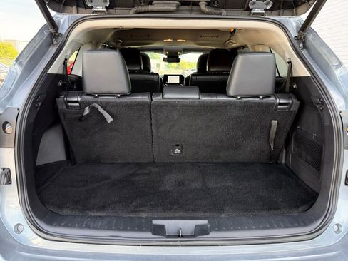 Used 2023 Toyota Highlander XLE image 50