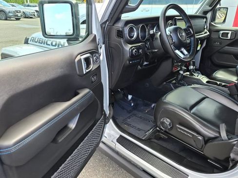Used 2023 Jeep Wrangler Unlimited Rubicon 4xe w/ Cold Weather Group AWD/4WD image 18