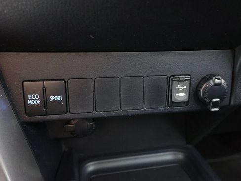 Used 2016 Toyota RAV4 XLE w/ Convenience Package AWD/4WD image 38