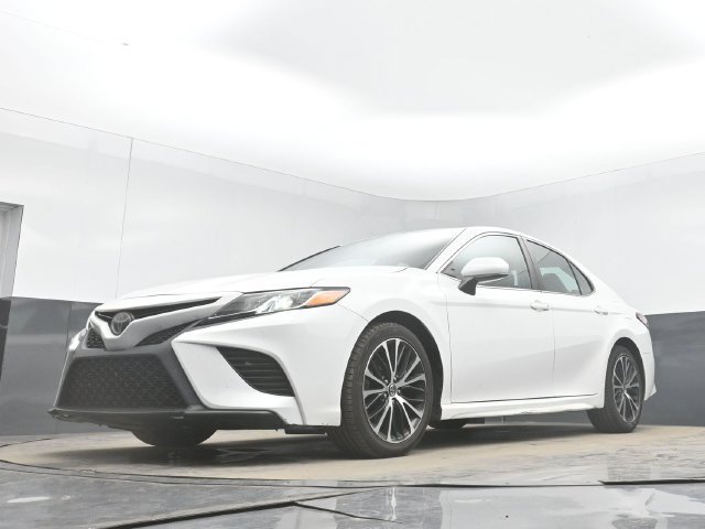 Used 2018 Toyota Camry SE FWD image 29