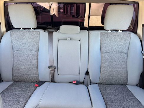 Used 2015 RAM 1500 Lone Star image 34