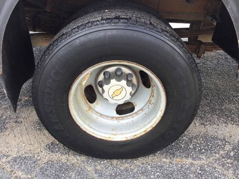 Used 2005 Chevrolet Silverado 3500 2WD Crew Cab image 16
