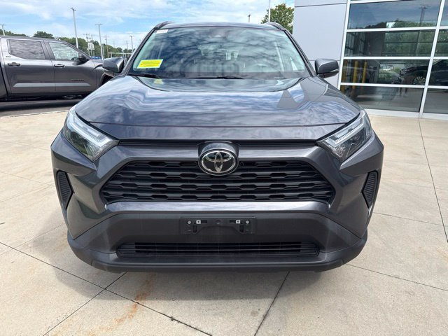 Used 2024 Toyota RAV4 XLE AWD/4WD image 2
