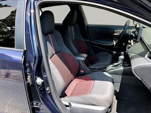 Certified 2025 Toyota Corolla SE FWD image 9