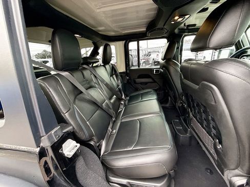 Used 2023 Jeep Wrangler Unlimited Rubicon 4xe w/ Steel Bumper Group image 32