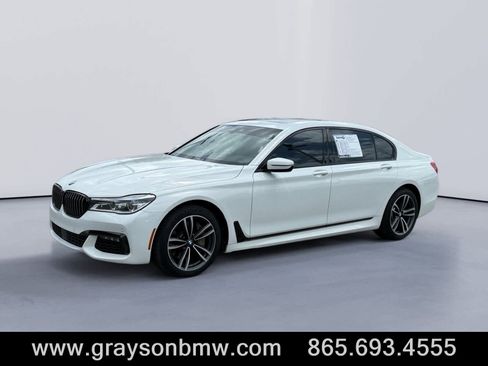 Used 2018 BMW 750i RWD image 7