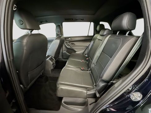 Used 2020 Volkswagen Tiguan SE R-Line image 29