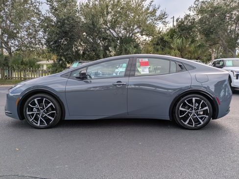 New 2026 Toyota Prius Plug-In Hybrid FWD image 7