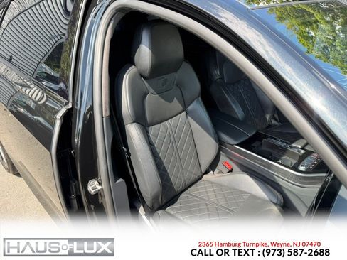 Used 2020 Audi S8 L w/ S8 Executive Package AWD/4WD image 2