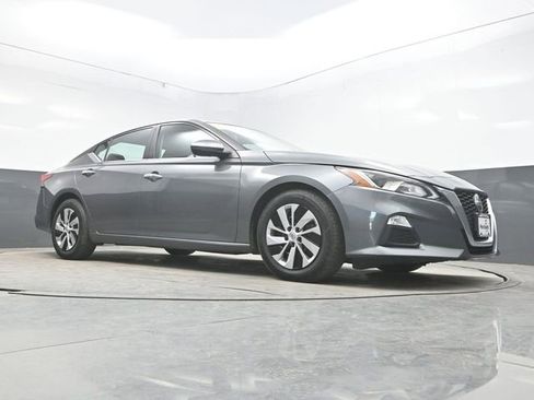 Used 2020 Nissan Altima 2.5 S FWD image 30