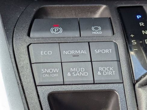 Used 2024 Toyota RAV4 LE image 21