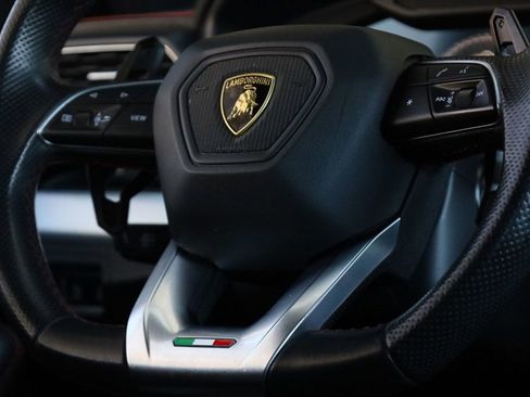 Used 2019 Lamborghini Urus image 28