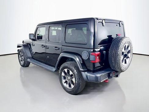 Used 2018 Jeep Wrangler Unlimited Sahara w/ Cold Weather Group AWD/4WD image 10