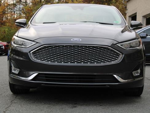 Used 2020 Ford Fusion Titanium image 2
