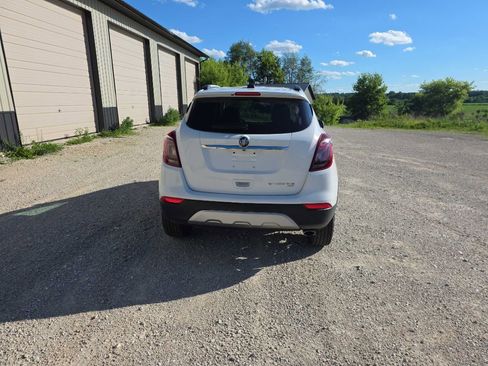 Used 2021 Buick Encore Preferred AWD/4WD image 6