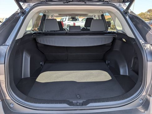 Used 2022 Toyota RAV4 XLE w/ Convenience Package FWD image 9