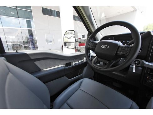 New 2025 Ford F550 4x4 Supercab Super Duty image 7