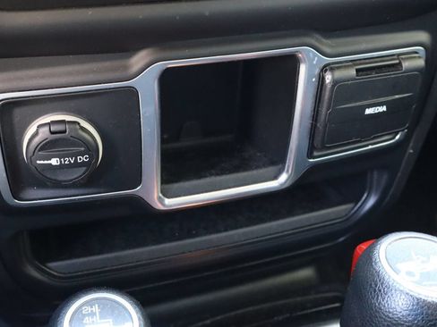 Used 2018 Jeep Wrangler Unlimited Sport AWD/4WD image 22