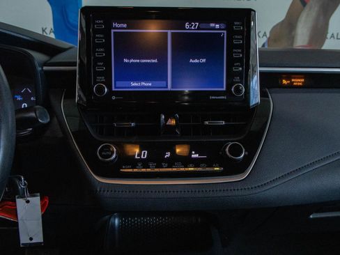 Used 2021 Toyota Corolla SE image 4