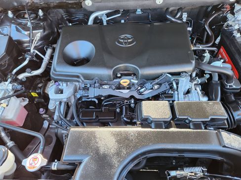 Used 2020 Toyota RAV4 XLE image 21