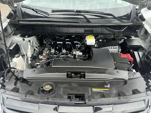 Used 2024 Nissan Pathfinder SV AWD/4WD image 35