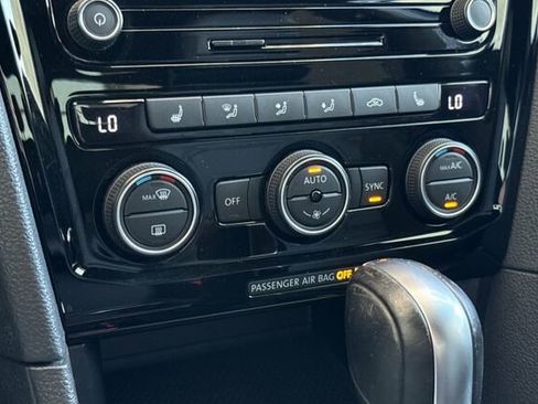 Certified 2021 Volkswagen Passat 2.0T R-Line image 20