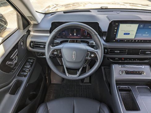 New 2025 Lincoln Aviator 2WD w/ Equipment Group 101A image 18