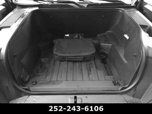 Used 2025 GMC Sierra EV Denali AWD/4WD image 52