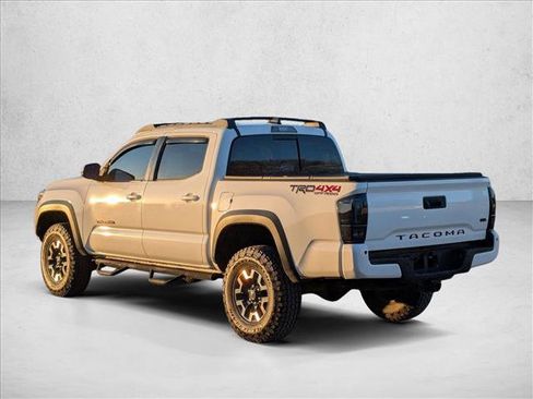 Used 2020 Toyota Tacoma TRD Off-Road image 10
