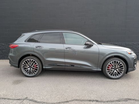 New 2026 Audi SQ5 Premium Plus AWD/4WD image 4