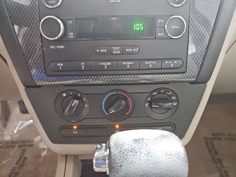 Used 2009 Ford Fusion SE FWD image 25