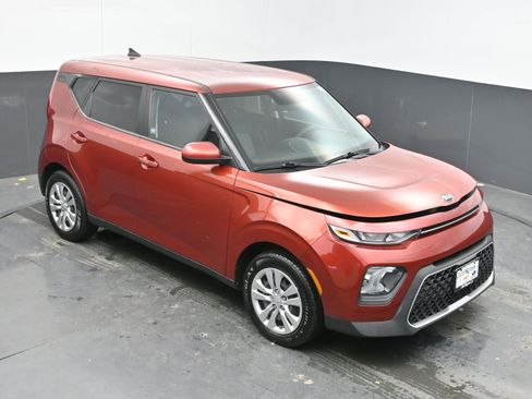 Used 2021 Kia Soul LX image 29