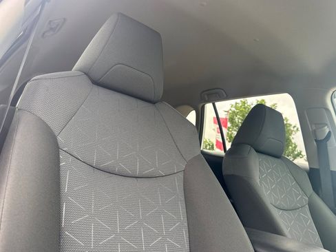 Certified 2025 Toyota RAV4 XLE AWD/4WD image 21