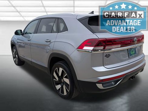 Used 2024 Volkswagen Atlas Cross Sport SE AWD/4WD image 2