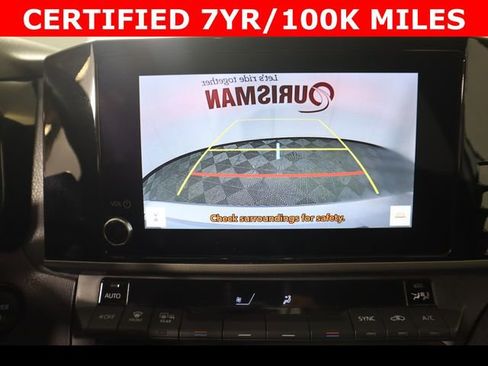 Used 2025 Toyota Camry LE image 27