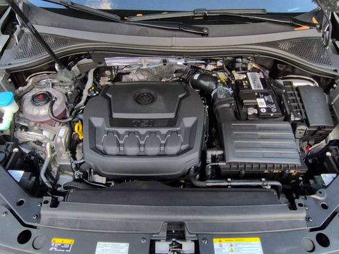 Used 2023 Volkswagen Tiguan SE R-Line image 14