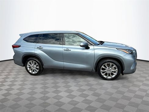 Used 2021 Toyota Highlander Limited image 5