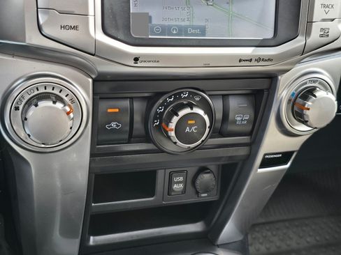 Used 2018 Toyota 4Runner SR5 Premium AWD/4WD image 10