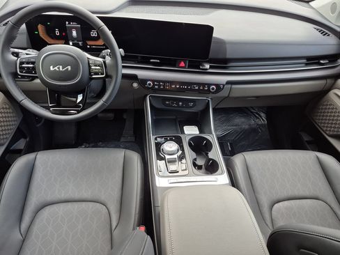 New 2026 Kia Carnival EX FWD image 13