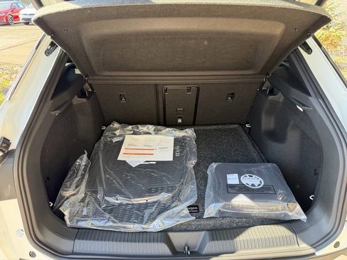 New 2025 Volkswagen ID.4 Pro S image 17