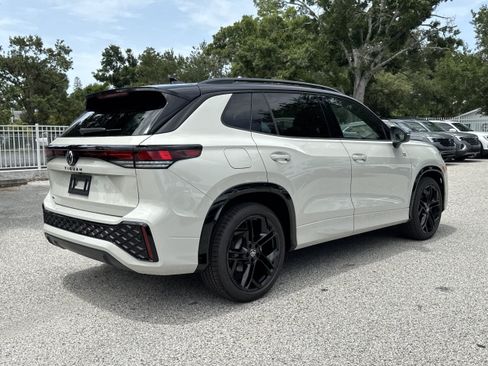 New 2026 Volkswagen Tiguan SE R-Line FWD image 4