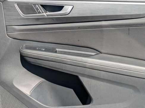 Used 2025 Volkswagen Atlas Cross Sport SE image 33