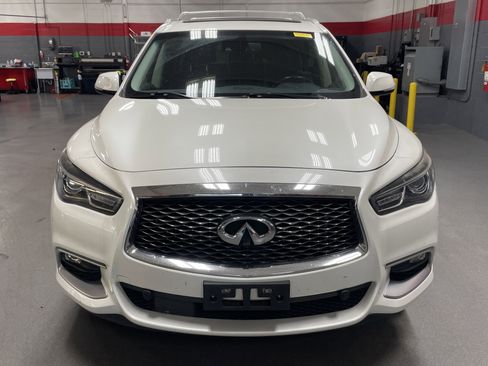 Used 2016 INFINITI QX60 Luxe w/ Deluxe Technology Package AWD/4WD image 3