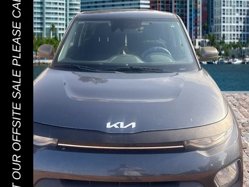 Used 2022 Kia Soul LX w/ Technology Package FWD image 6